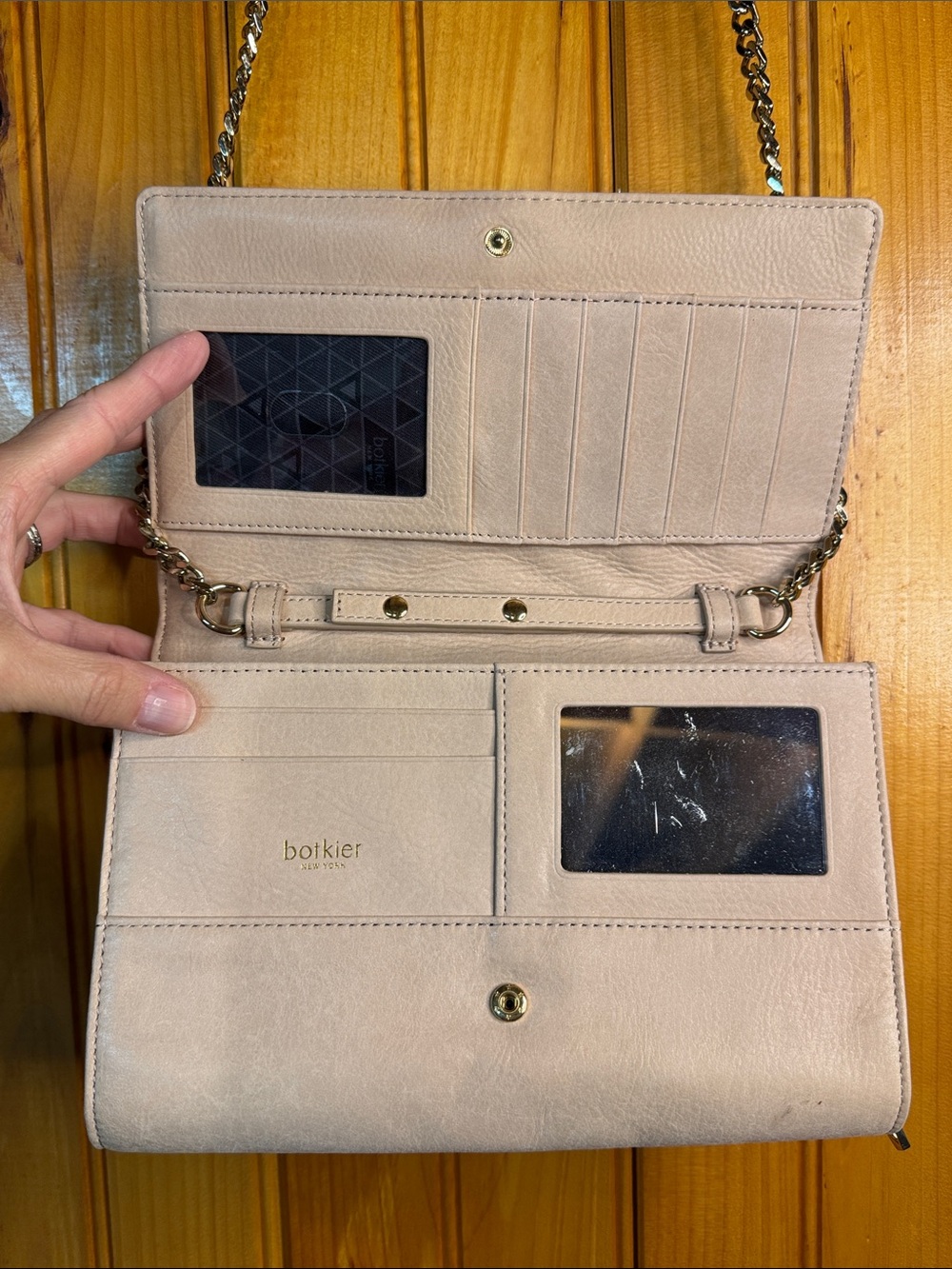 Botkier New York Creamy Pink Leather Quilted Crossbody/Wallet with Gold Chain - Picture 4 of 12